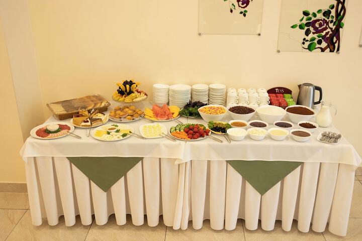 Dining 37 of 69