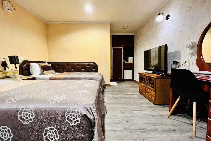 Room 16 of 25