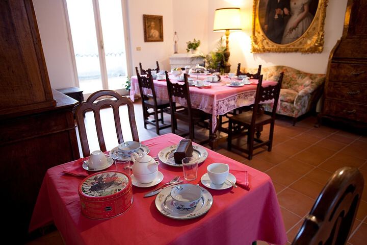 Breakfast/Coffee Service 22 of 26