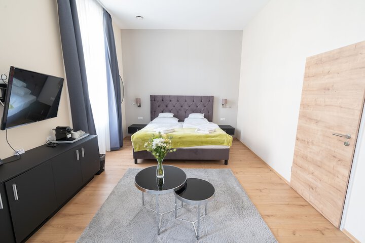 Room 13 of 48