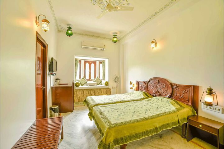 Room 15 of 39