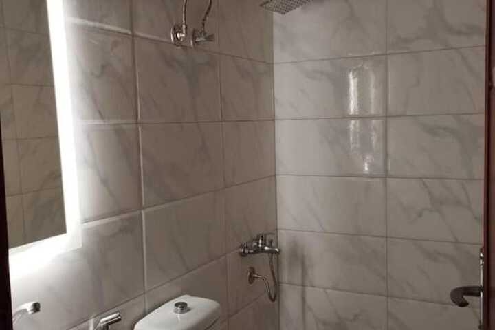 Room 70 of 74