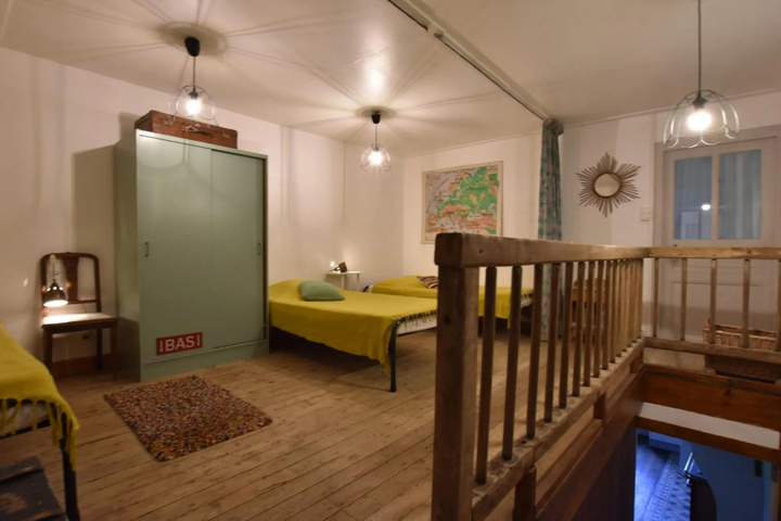 Room 7 of 18