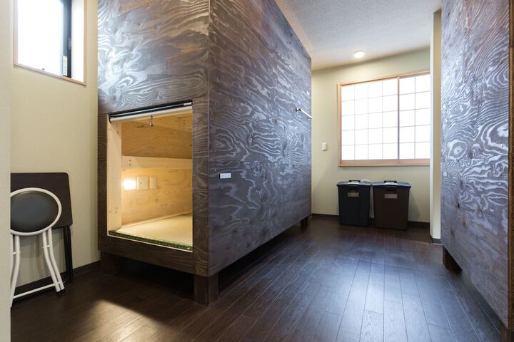 Room 2 of 21