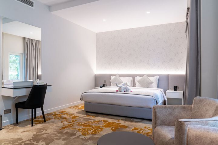 Room 13 of 36