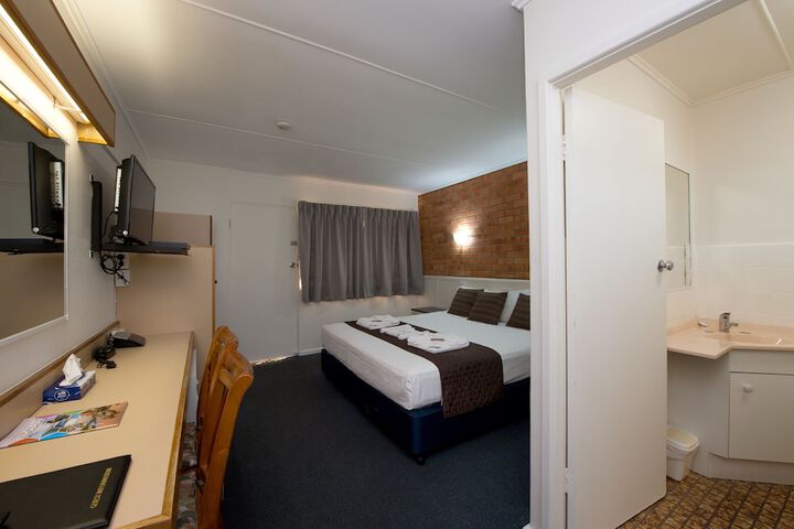 Room 34 of 51