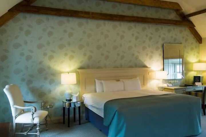 Room 3 of 33