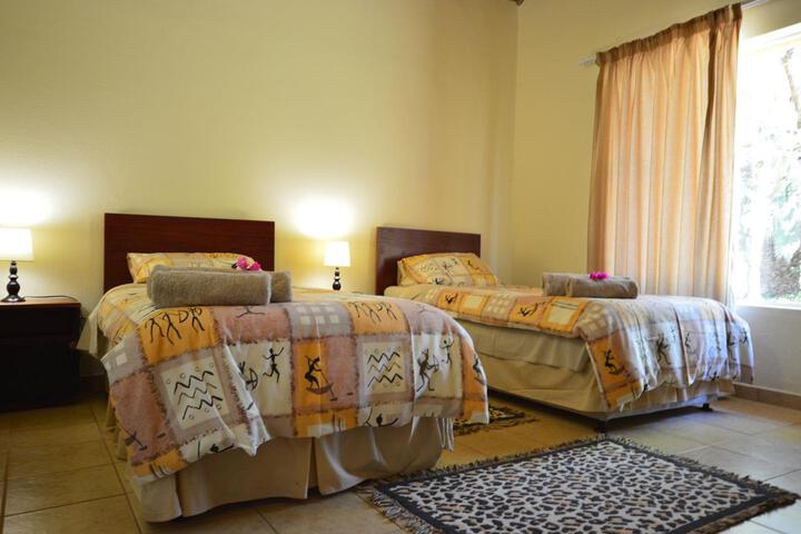 Room 4 of 5