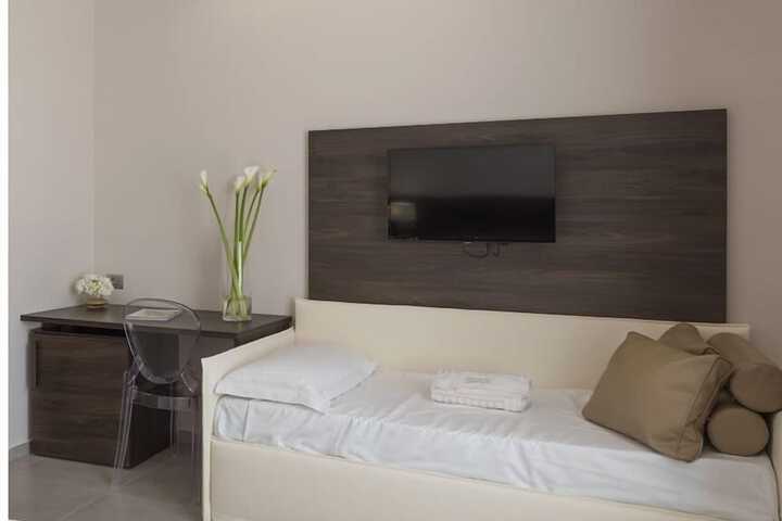 Room 29 of 90