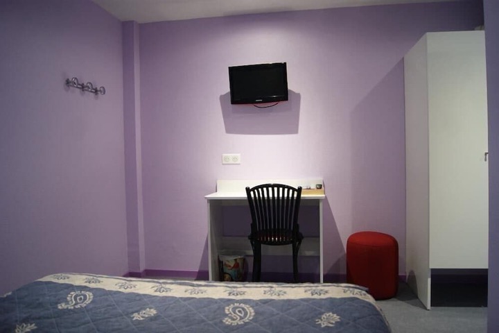 Room 7 of 24
