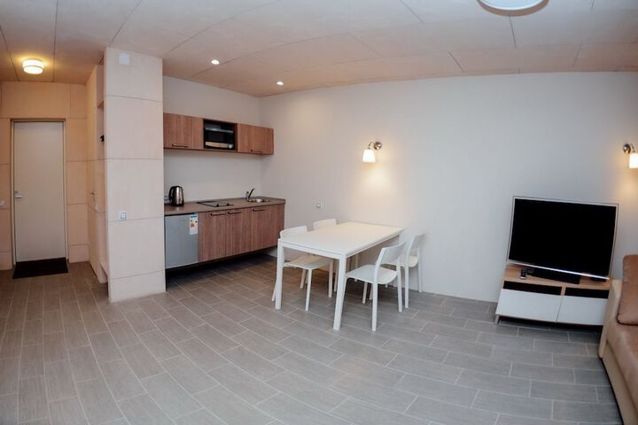 Room 16 of 36