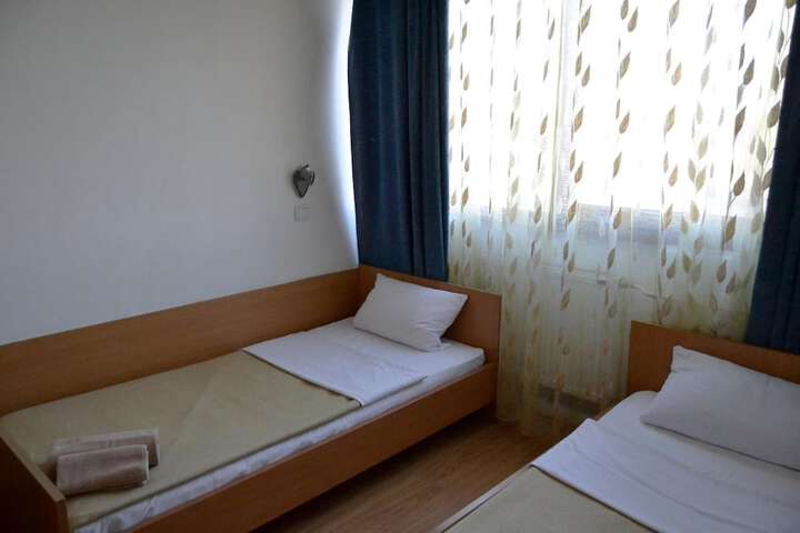 Room 32 of 96