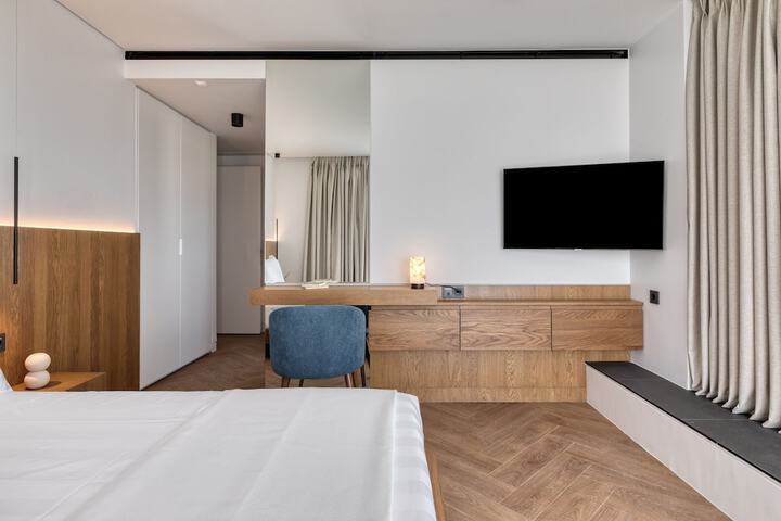 Room 15 of 76