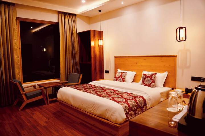 Room 3 of 40