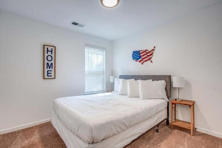 Room 4 of 32