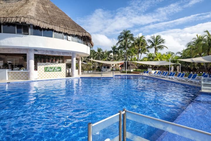 Pool Hotel