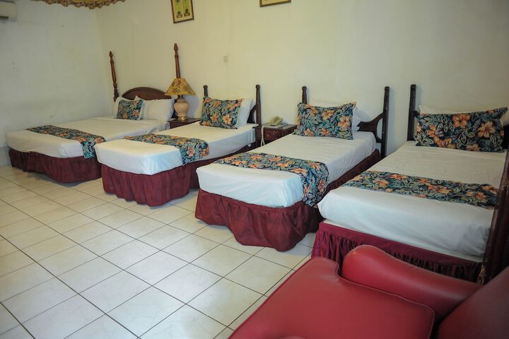 Room 27 of 69