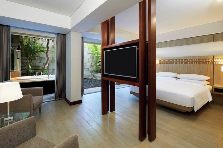 Room 13 of 61