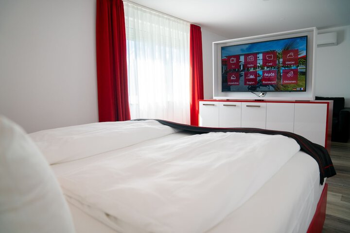 Room 11 of 77