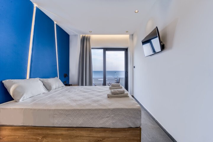Room 3 of 34