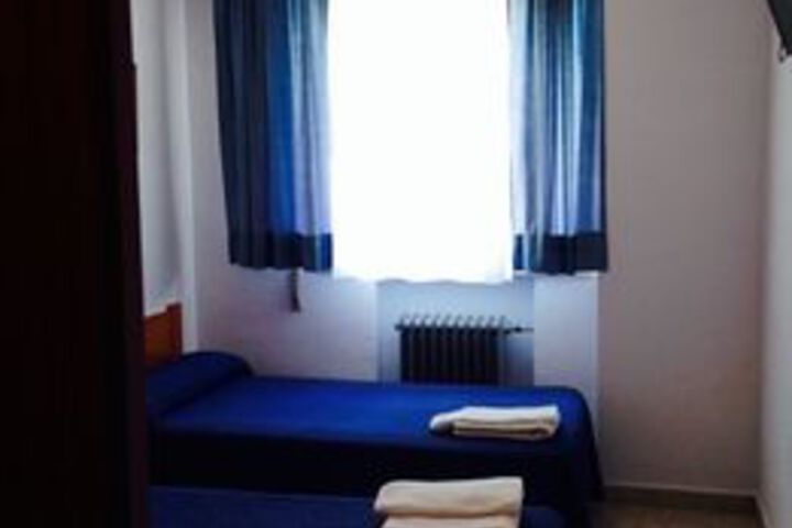 Room 13 of 24