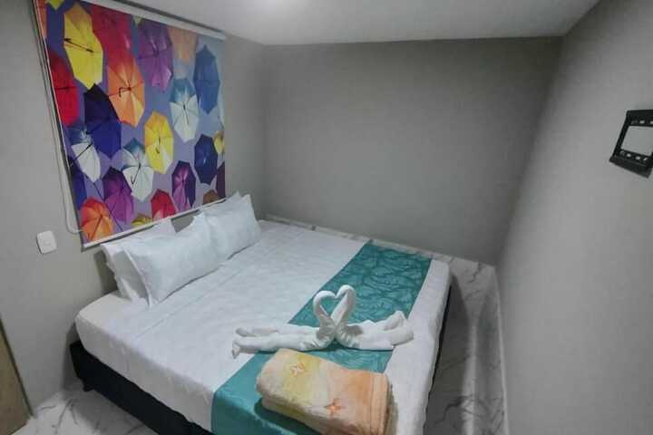 Room 2 of 5
