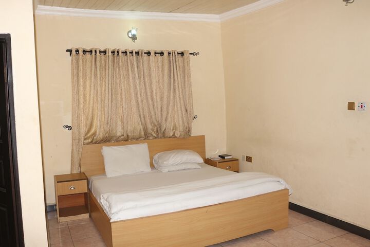 Room 9 of 51