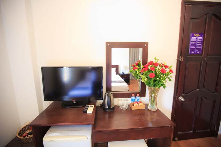 Room 7 of 27