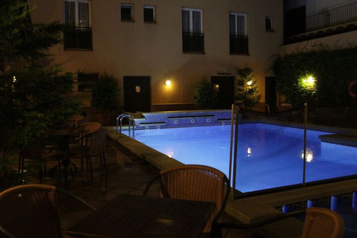Pool 53 of 68