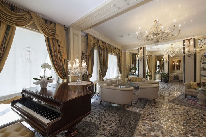 Guest Lobby