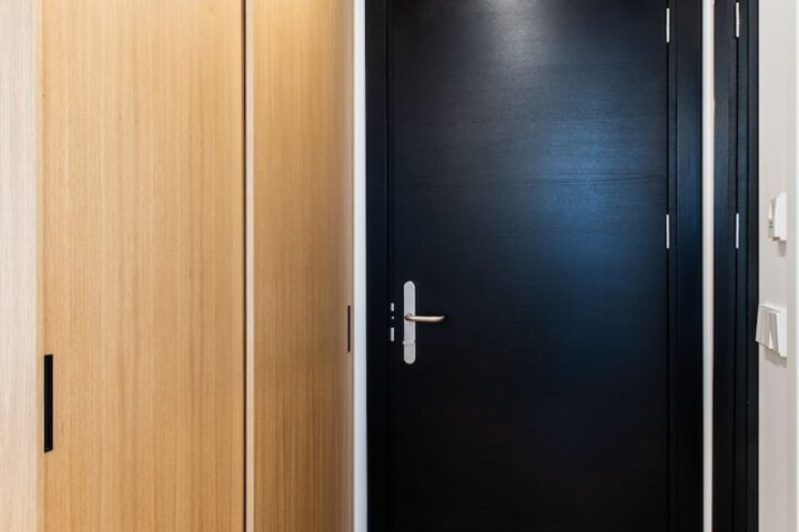 Room 17 of 60