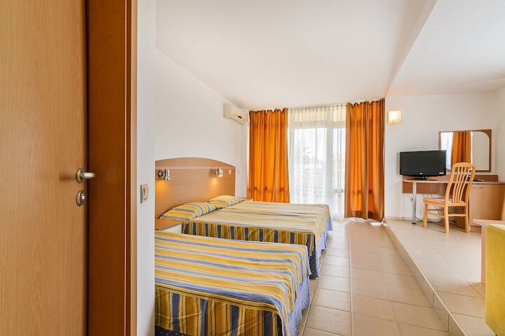 Room 7 of 35