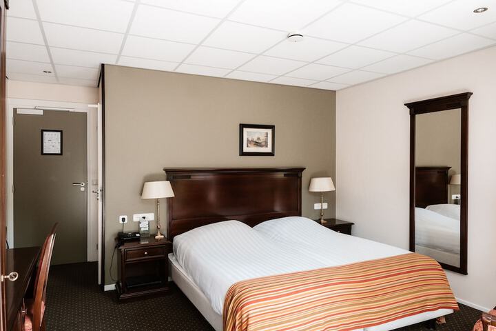 Room 7 of 40