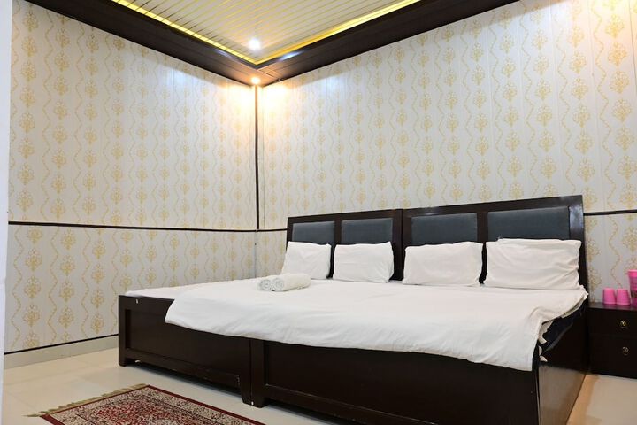 Room 10 of 15