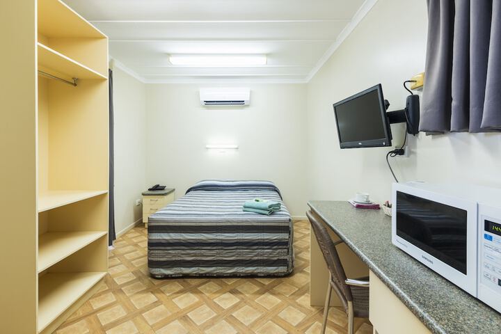 Room 3 of 35