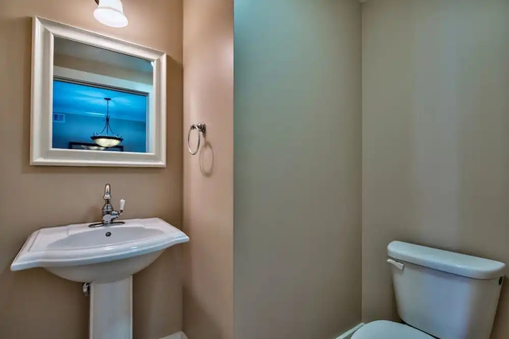 Room 9 of 29