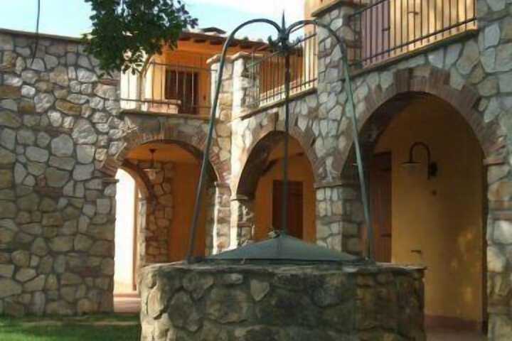 Hotel Exterior 43 of 60