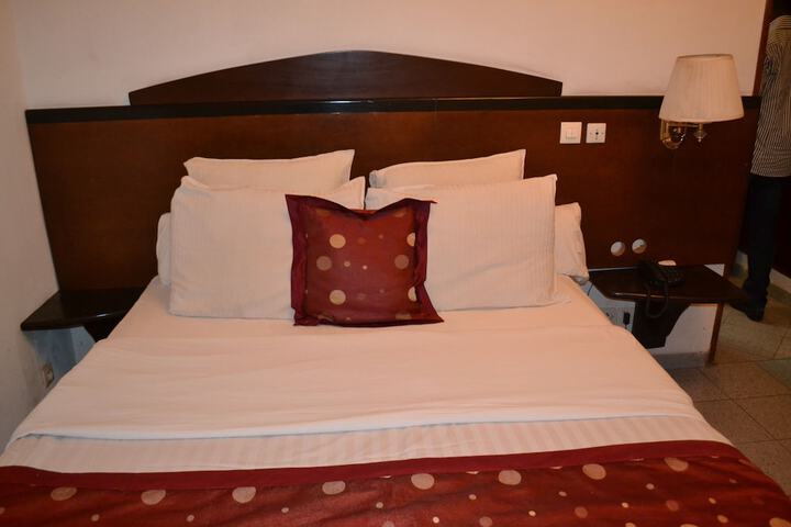 Room 10 of 23