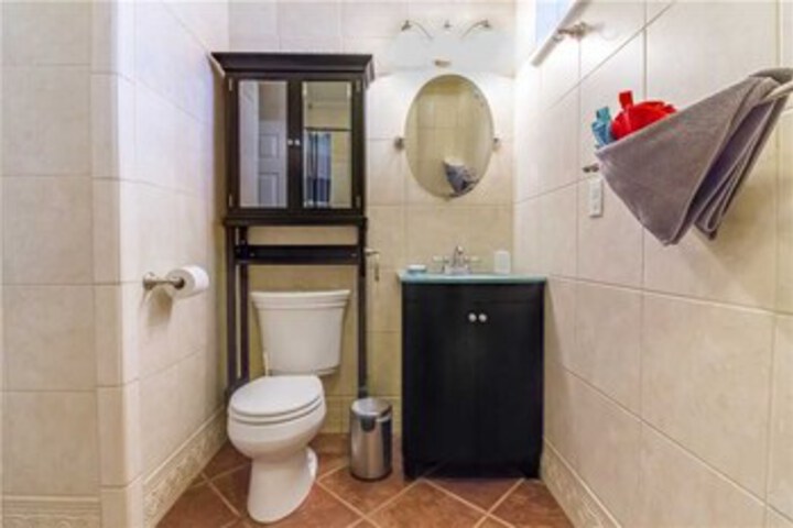 Room 4 of 39