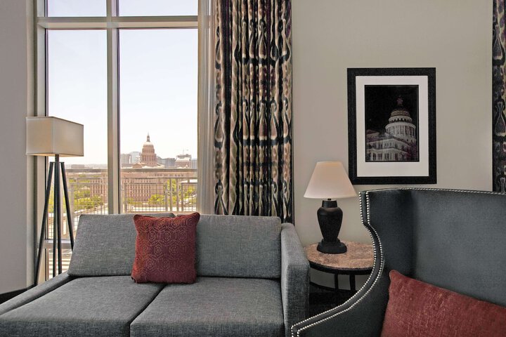 Room 34 of 60