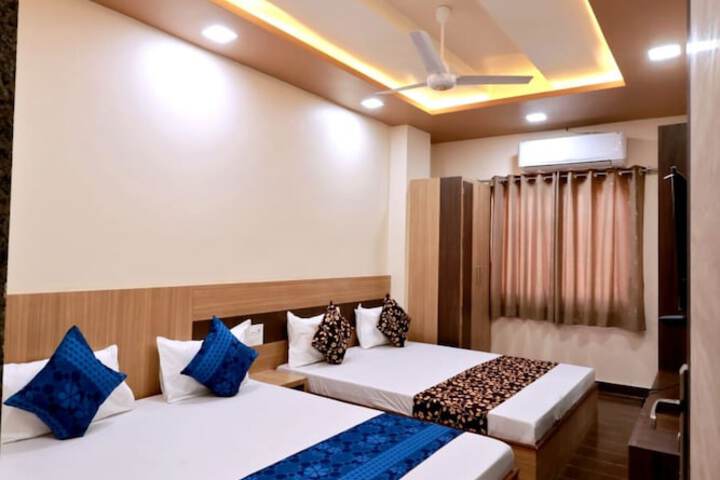 Room 3 of 25