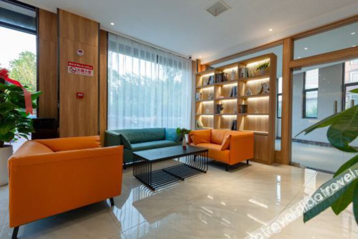 Hotel Interior 9 of 15