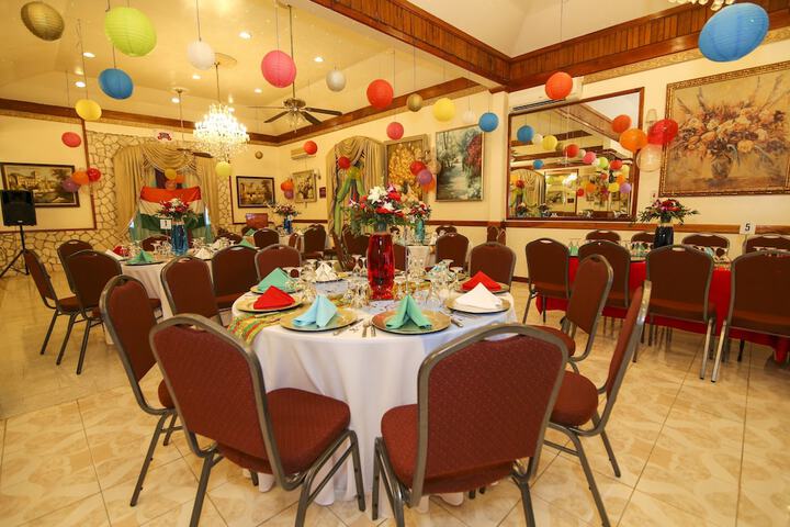 Ballroom/Hall 114 of 162