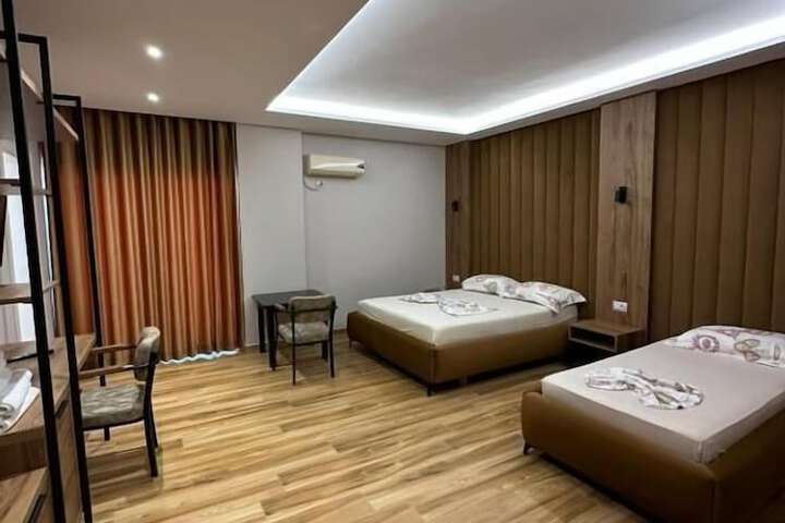 Room 19 of 33