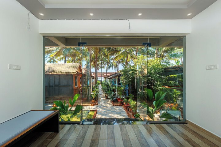 Entrance & Lobby