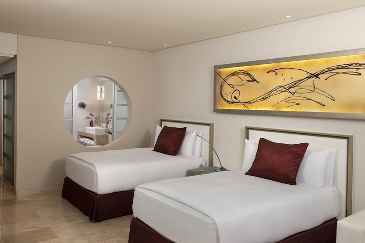 Room 14 of 196
