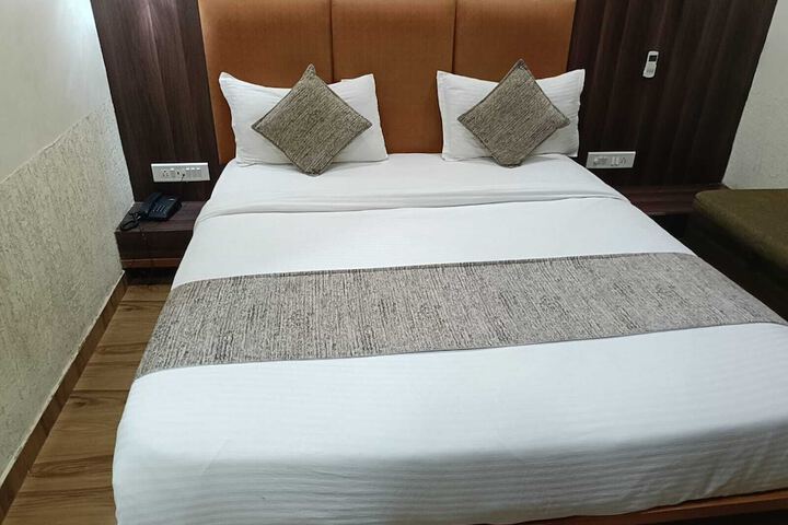 Room 14 of 31