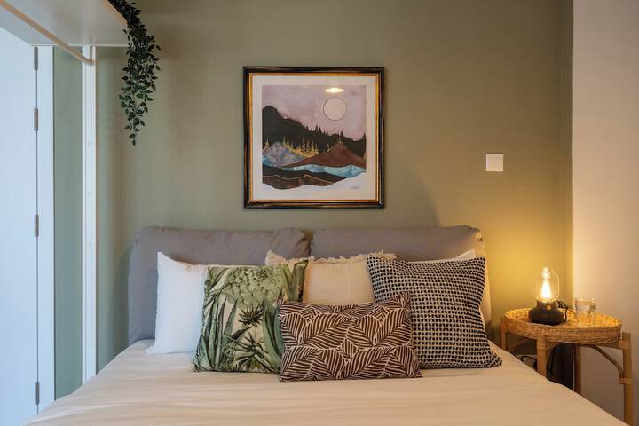 Room 42 of 210