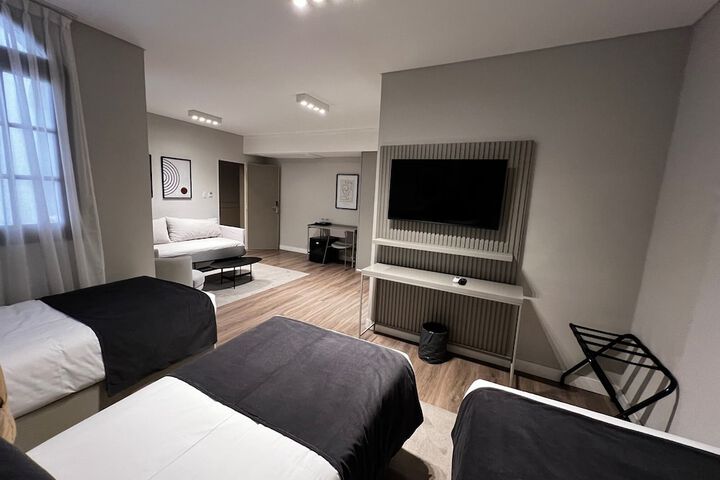 Room 53 of 99