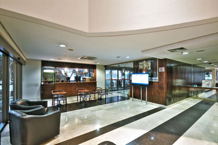 Lounge 58 of 95